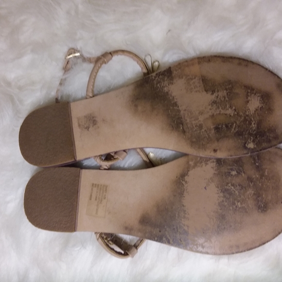 Steve Madden flat sandals.  EUC - Picture 3 of 5
